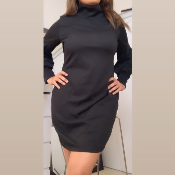 BLACK DRESS - Picture 1 of 3